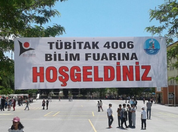 Okulumuzda TÜBİTAK Bilim Fuarı Düzenlendi.